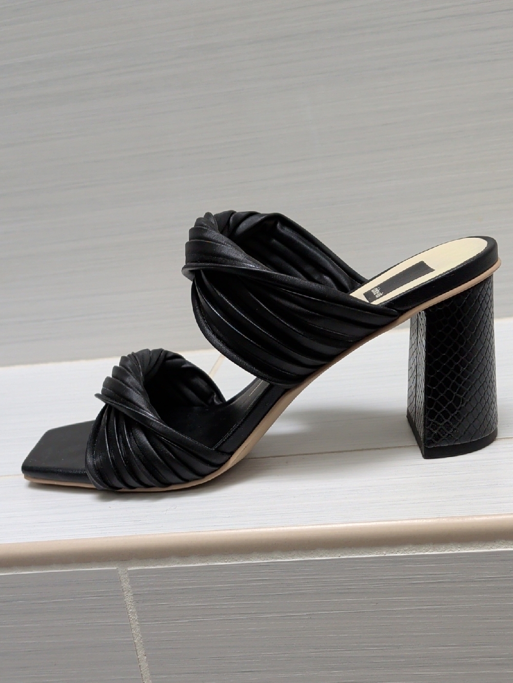 dolce vita Pilton Sandals in Perfect Condition